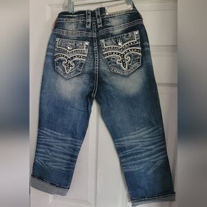 Brand New Rock Revival Jean Capri with Distressed Look (Read Post) Measurements